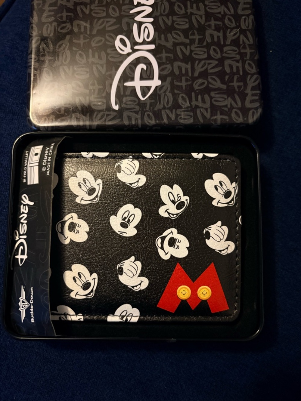 Buckle-Down Mickey Mouse Smiling Face Bi-Fold Wallet. New in branded tin.